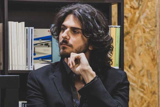 Il barese Elvio Carrieri candidato al Premio Strega: �Narro della demolizione del Murattiano�